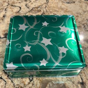 Green Star Patterned Tin Box